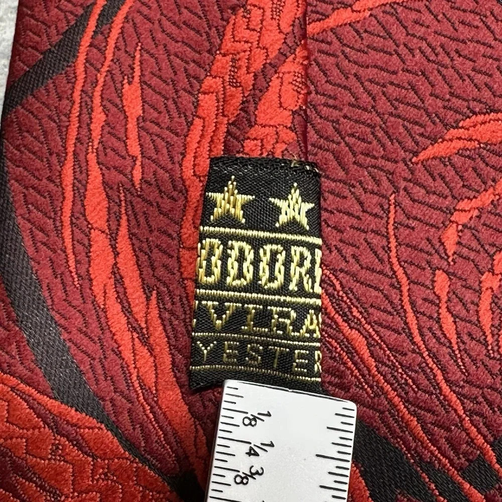 Vintage Commodore Trevira Wide Textured‎ Red & Burgundy Necktie Retro Style